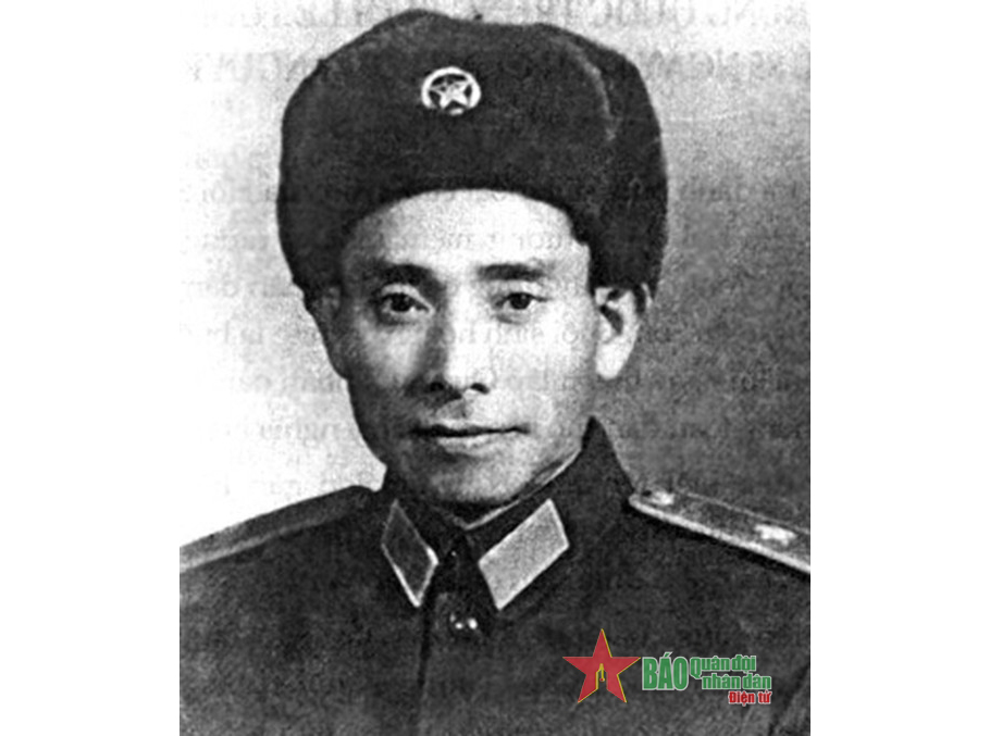 Lưỡng quốc tướng quân rèn bộ đội